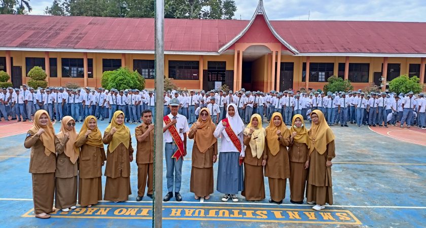 [PRESTASI] Nabila dan Rezki Siswa/i SMAN 1 Kec. Situjuah Limo Nagari sebagai Paskibraka Provinsi dan Kabupaten Lima Puluh Kota Tahun 2022